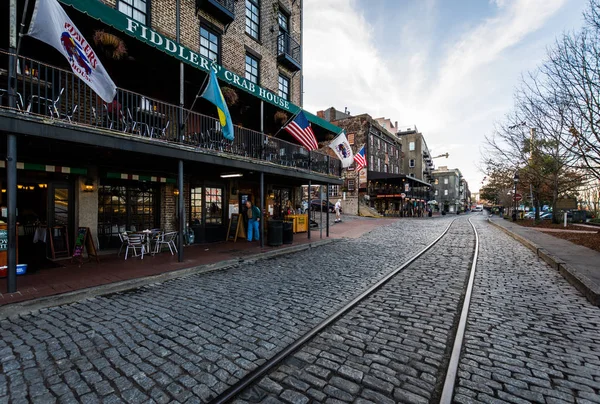 River Street en Savannah, Georgia en un día cálido — Foto de Stock