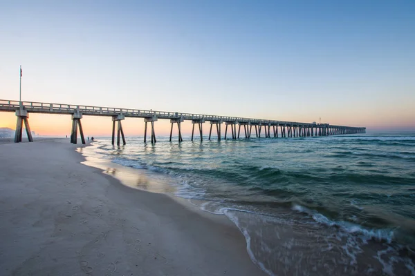 Sandy Panama City Beach Pier al amanecer en Panama City, Florida — Foto de Stock