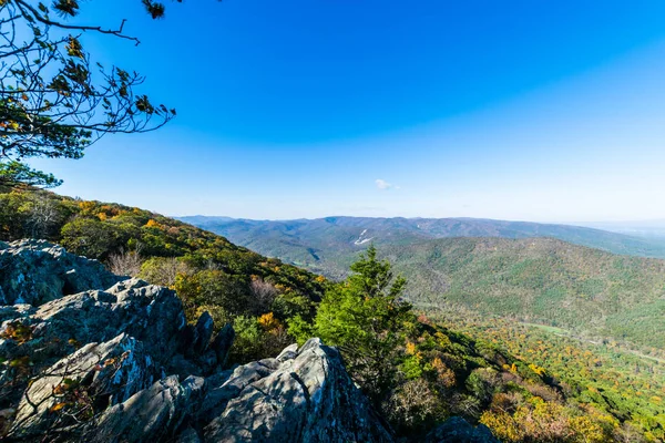 Skyline of The Blue Ridge Mountains in Virginia at Shenandoah Na — Stock Photo, Image