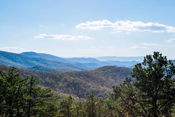 Skyline of The Blue Ridge Mountains in Virginia at Shenandoah Na — Stock Photo, Image