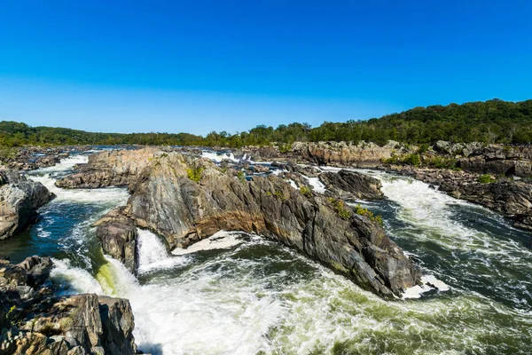 Fuertes rápidos de agua blanca en Great Falls Park, Virginia Side — Foto de Stock