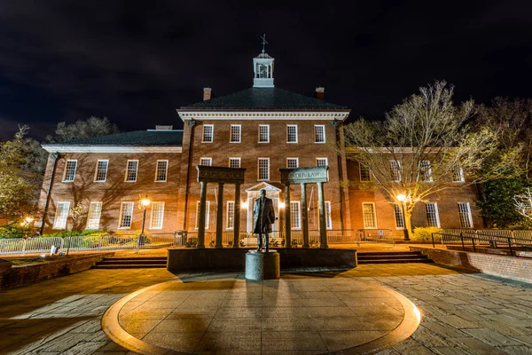 Thurgood marshal building in annapolis maryland bei Nacht — Stockfoto
