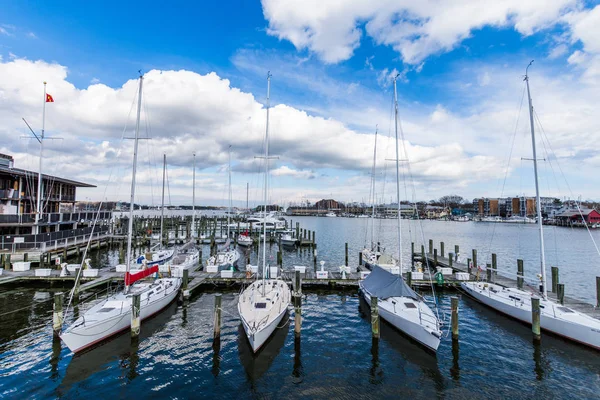 Hamnen området i Annapolis, Maryland en grumlig vårdag med s — Stockfoto