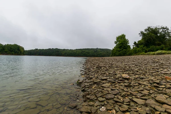 Lago Marburg, en Hanover Pennsylvania antes de una tormenta de truenos — Foto de Stock