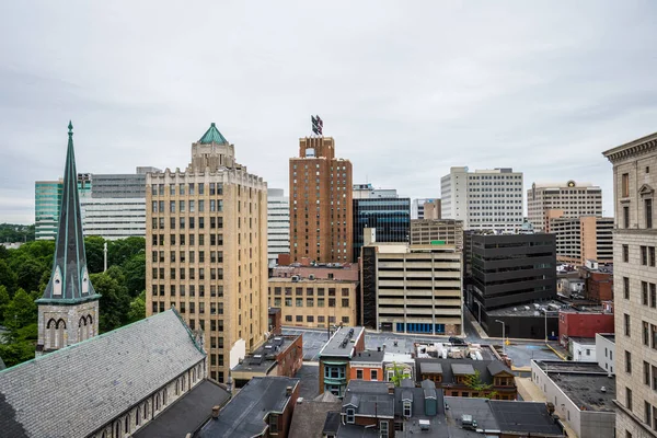 Aerial of Historic downtown Harrisburg, Pennsylvania next to the — Stock Photo, Image