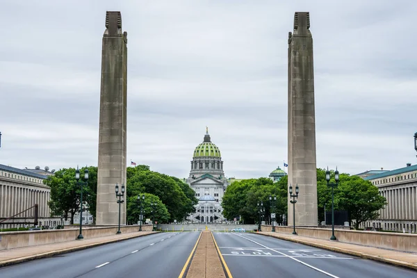 Capitolio en Harrisburg, Pennsylvania desde los suelos a —  Fotos de Stock