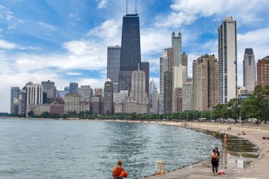 Chicago, Illinois Kuzey Bulvarı kumsalda Michigan Gölü manzarası