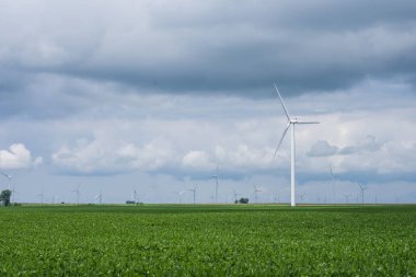 Mills Indiana kırsal bir alanda kapalı yol sixity beş Rüzgar