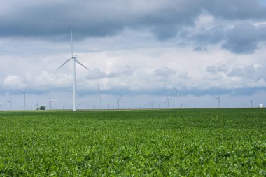 Mills Indiana kırsal bir alanda kapalı yol sixity beş Rüzgar