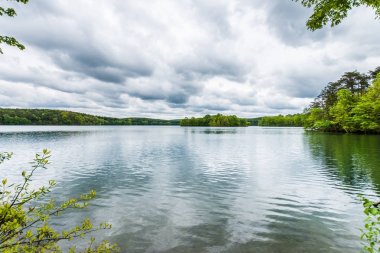 Hartford County, Maryland yakışıklı rezervuar aracılığıyla hiking