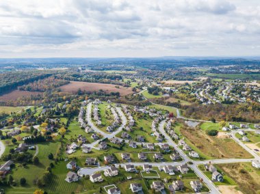 Yeni mahalle Redlion, Pennsylvania düşme sırasında yukarıdan