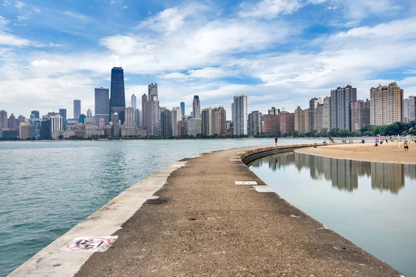 Chicago Illinois Kuzey Bulvarı Kumsalda Michigan Gölü Manzarası — Stok fotoğraf