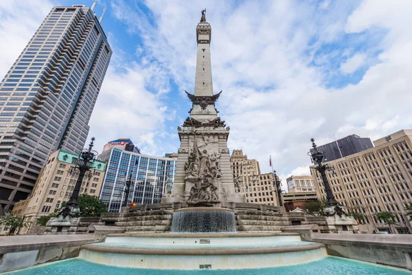 Asker ve denizcilerin Anıtı Şehir Indianapolis Indiana