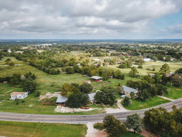 ヒューストンおよびオースティンの間に小さな農村のサマービルの町 テキサスの航空 — ストック写真