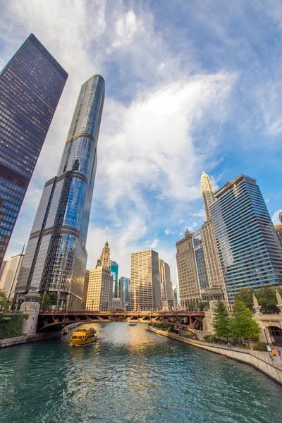 Річці Чикаго Riverwalk Півночі Відділення Skydeck Хмарочоса Чикаго Іллінойс — стокове фото