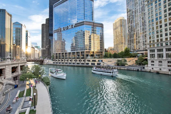 Річці Чикаго Riverwalk Півночі Відділення Skydeck Хмарочоса Чикаго Іллінойс — стокове фото