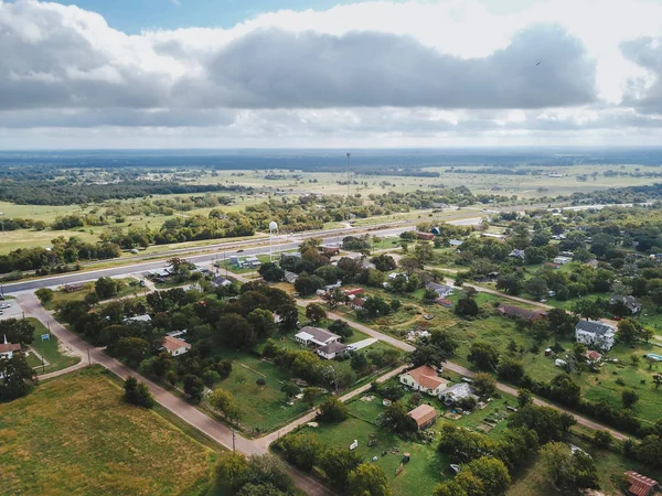 Luftaufnahme Der Kleinen Ländlichen Stadt Sommerville Texas Als Nächstes Zwischen lizenzfreie Stockbilder