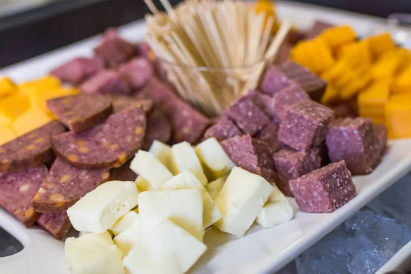 Catering Buffet Mit Einer Vielzahl Unterschiedlicher Speisen lizenzfreie Stockbilder