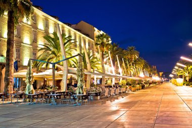 Split Riva su akşam Manzaralı