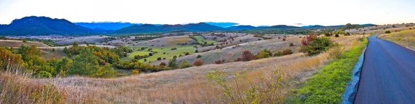 Jesienny krajobraz widok paoramic regionu Lika — Zdjęcie stockowe