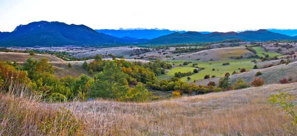 Jesienna panorama krajobraz regionu Lika — Zdjęcie stockowe