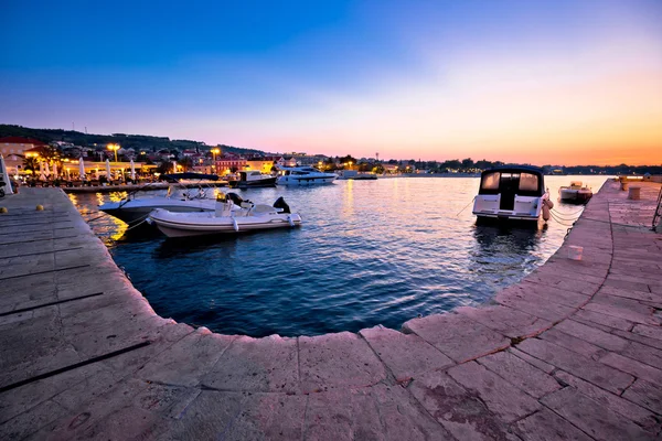 Supetar Waterfront und Hafen Abendblick — Stockfoto