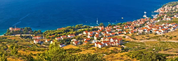 Bol en la isla de Brac vista aérea panorámica, Dalmacia, Croacia —  Fotos de Stock