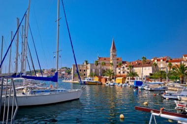 Milna kasaba waterfront ve marina