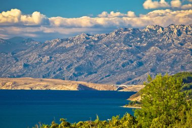 Pag Island Köprüsü ve velebit mountain view