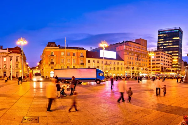 Zagabria piazza centrale vista serale — Foto Stock