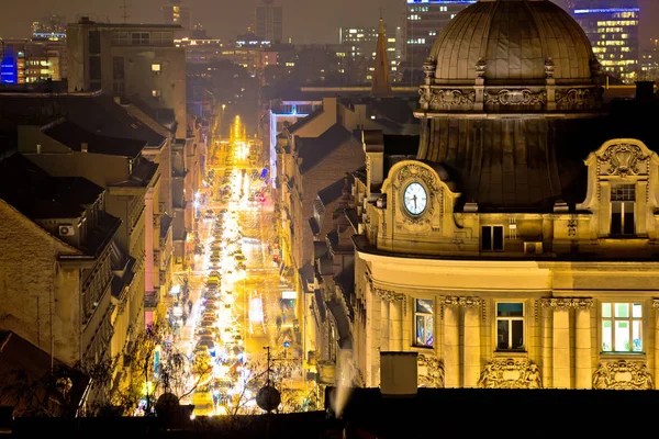 Zagreb rua e arquitetura vista noturna — Fotografia de Stock