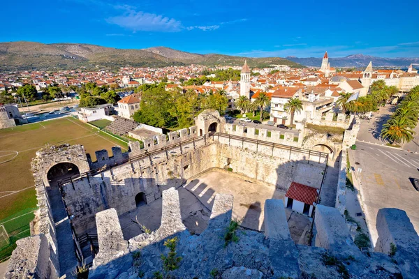 Trogir Şehri çatıları ve simge görünümü — Stok fotoğraf