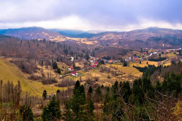 Miejscowości Lokve valley w widoku Gorski Kotar — Zdjęcie stockowe