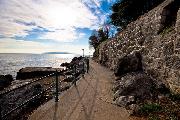 Lingomare seafront walkway in Opatija Riviera — Stock Photo, Image