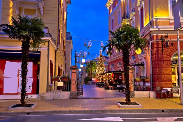 Ciudad de Opatija Adviento vista a la calle — Foto de Stock