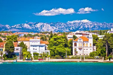 Zadar sahil Villaları ann Velebit arka plan