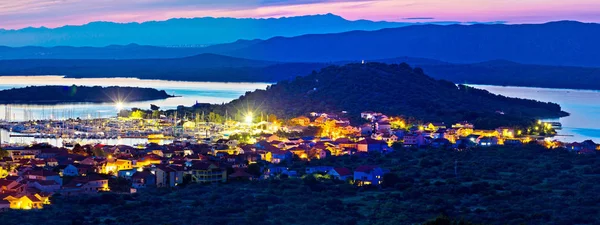 Betina y Murter Island panorama de la noche — Foto de Stock