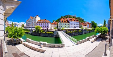 Yeşil Ljubljana riverfront panoramik görünüm