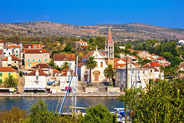 Milna Town waterfront panoramautsikt — Stockfoto