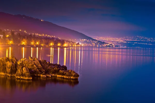 Kvarner Bay vista noturna em Opatija — Fotografia de Stock