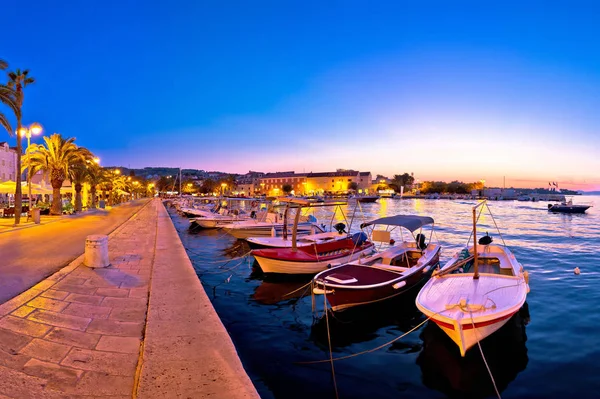 Supetar front de mer vue panoramique du soir — Photo