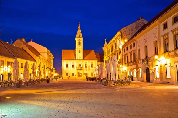Varazdin barokk tér este megtekintése — Stock Fotó