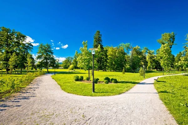 Cidade de Jastrebarsko parque vista — Fotografia de Stock