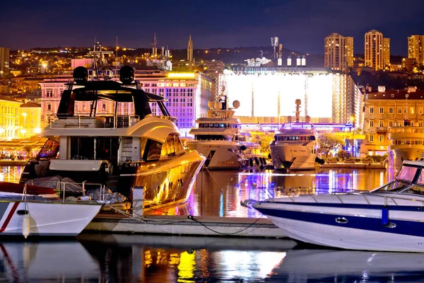 Miasto Rijeka yachting waterfront wieczorem widok — Zdjęcie stockowe