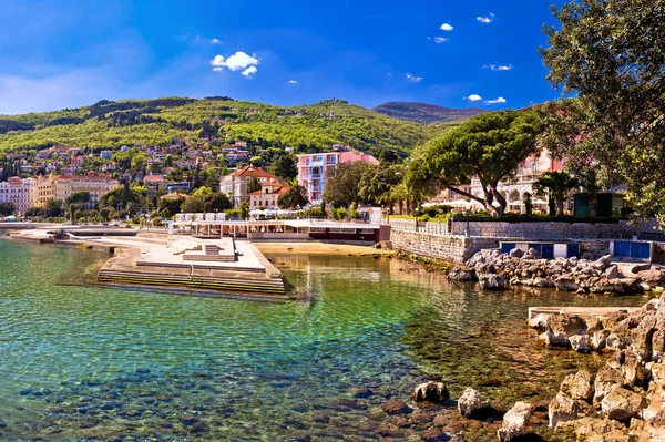 Adriatische Stadt von opatija am Wasser Panoramablick — Stockfoto