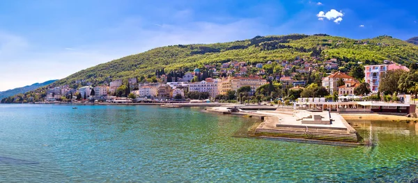 Adriatico città di Opatija lungomare vista panoramica — Foto Stock