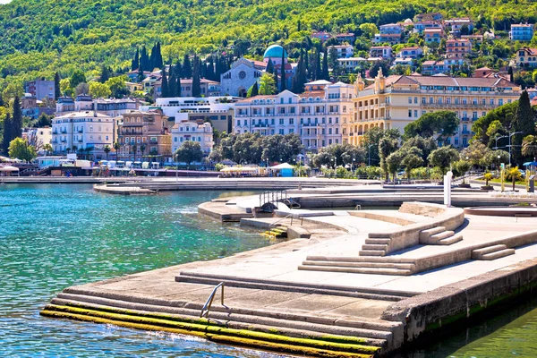 Stad van Opatija waterkant weergave — Stockfoto