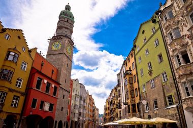 Innsbruck görünümünün Historic sokak