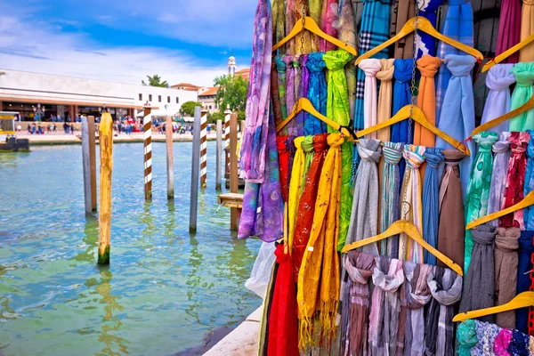 Colorful silk on street of Venice, — Stock Photo, Image