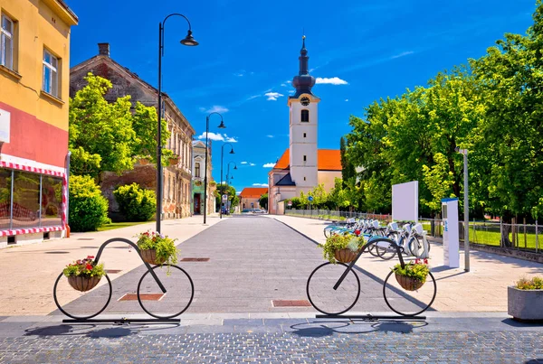 Ciudad de bicicletas Koprivnica vista a la calle — Foto de Stock